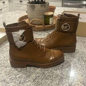 NEW Tatum Michael Kors Boots Size 8
